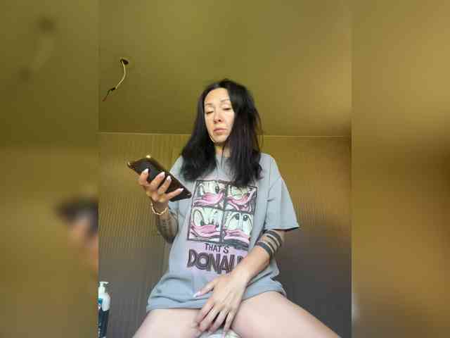 Karolina_Milf webcam
