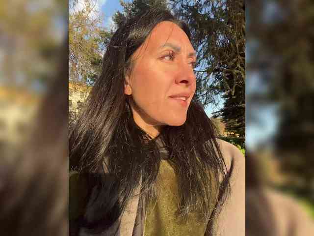 Karolina_Milf webcam