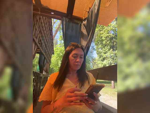 Karolina_Milf webcam