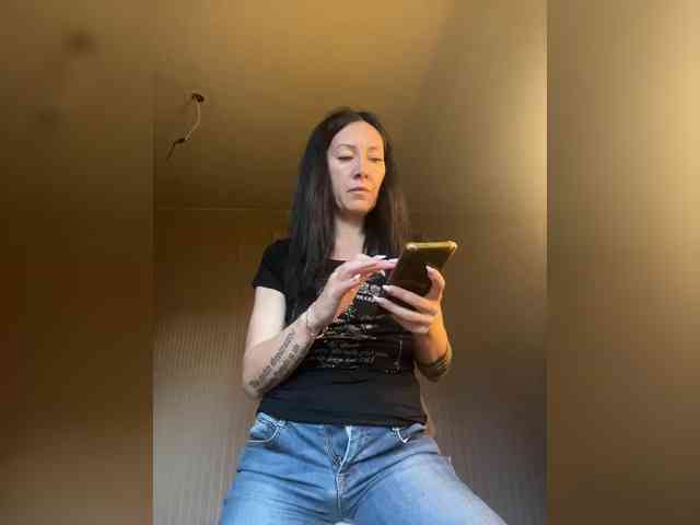Karolina_Milf webcam