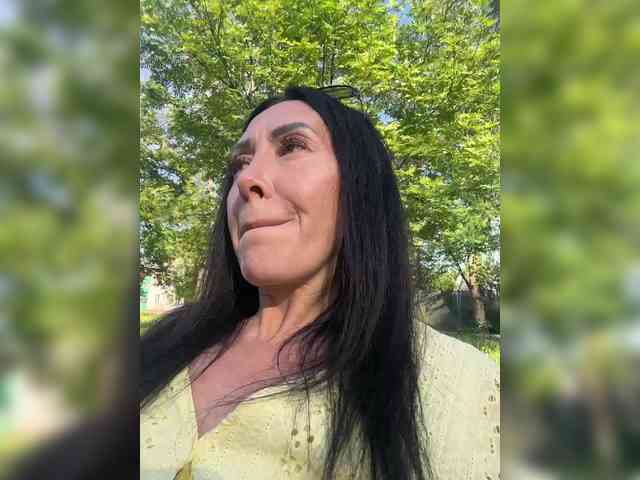 Karolina_Milf webcam