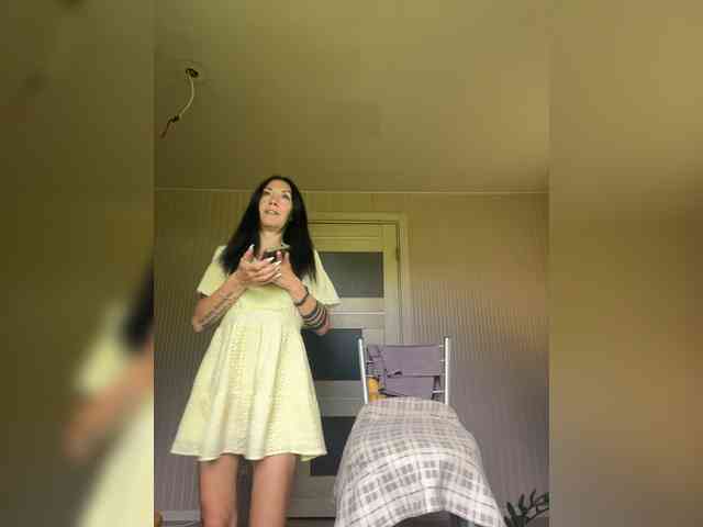 strip webcam KarolinaMilf