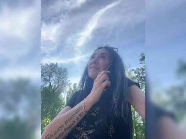 Karolina_Milf webcam