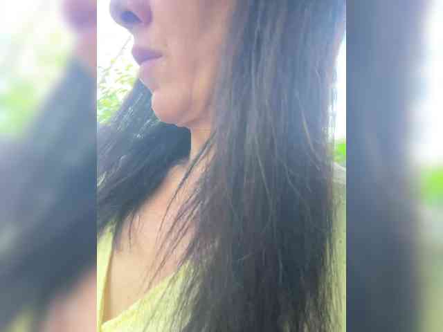 Karolina_Milf webcam