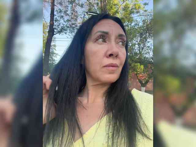 Karolina_Milf webcam