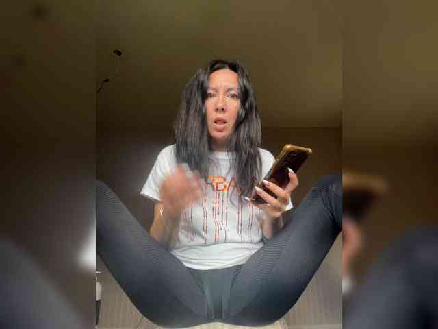 Karolina_Milf webcam
