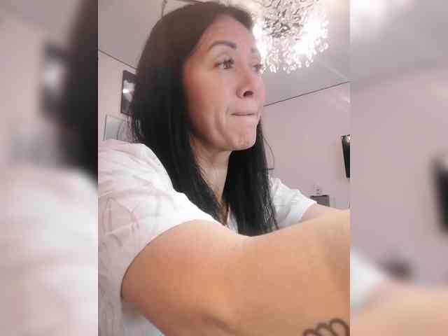 Karolina_Milf webcam