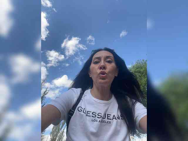 Karolina_Milf webcam