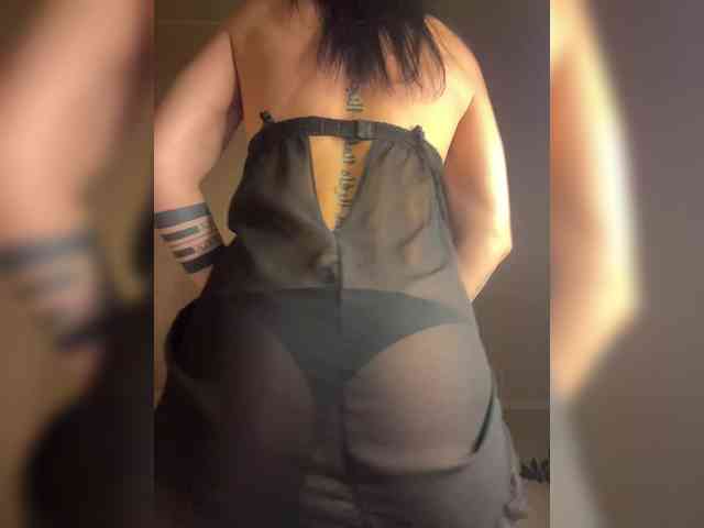 Karolina_Milf webcam