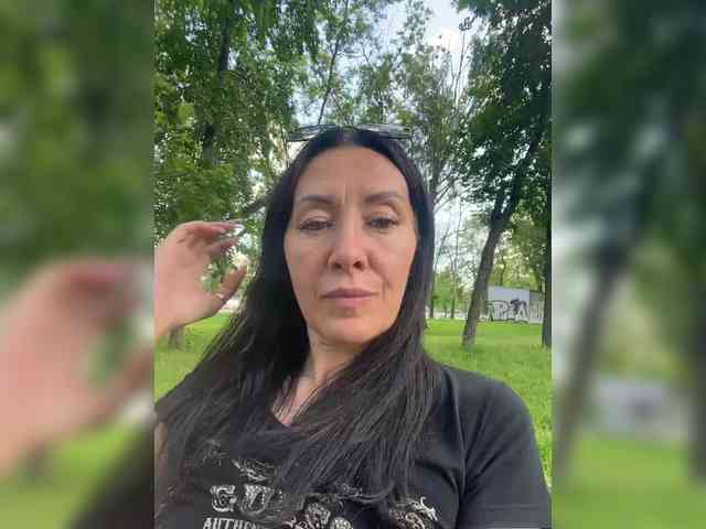 Karolina_Milf webcam