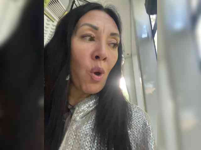 Karolina_Milf webcam