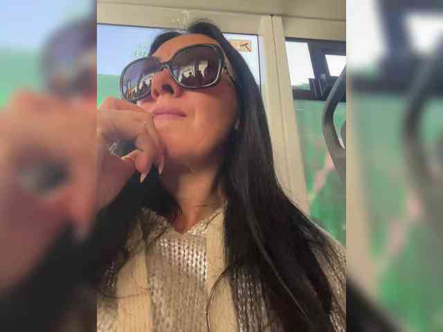 Karolina_Milf webcam