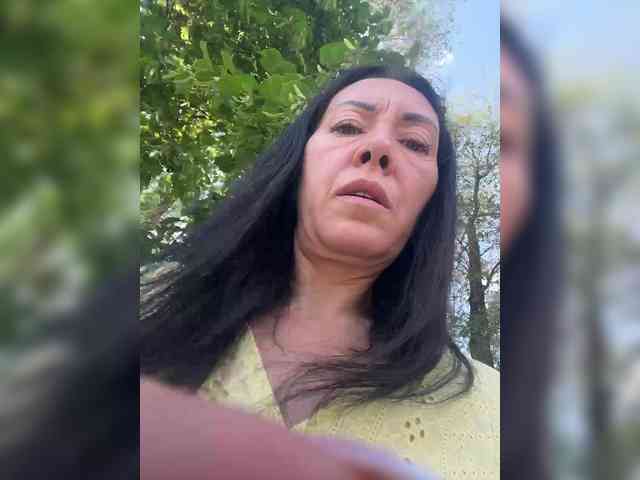 Karolina_Milf webcam