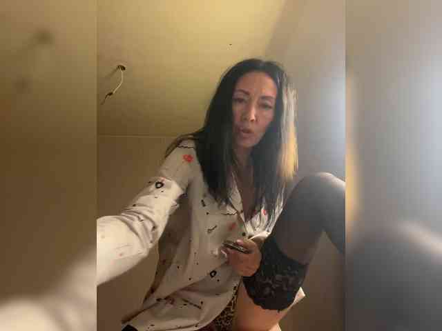 Karolina_Milf webcam
