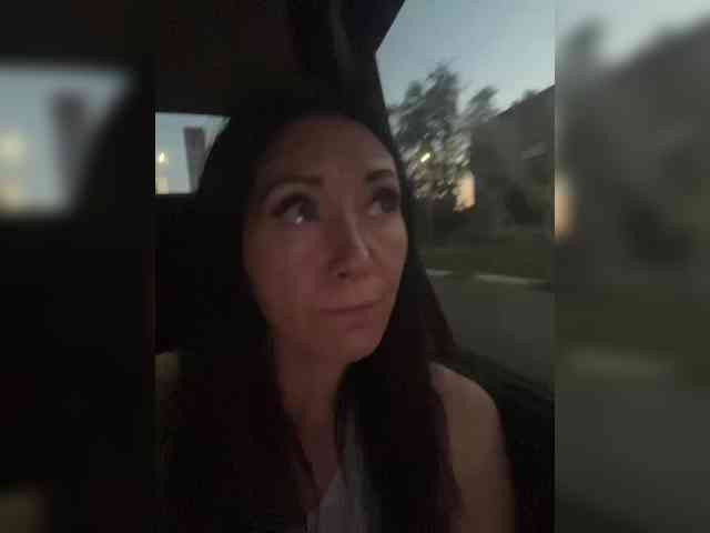 Karolina_Milf webcam