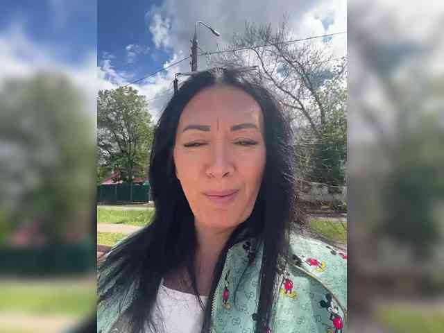 Karolina_Milf webcam