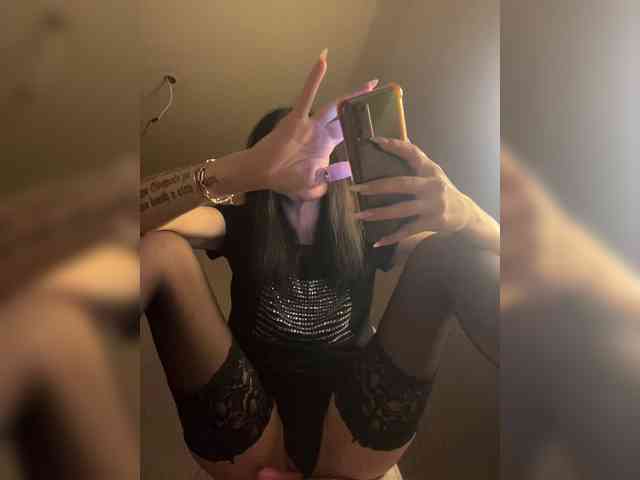 Karolina_Milf webcam
