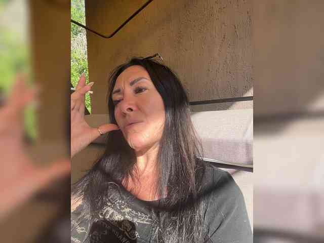 Karolina_Milf webcam