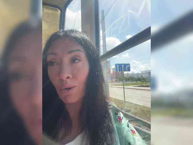 Karolina_Milf webcam