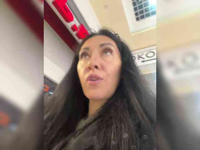 Karolina_Milf webcam