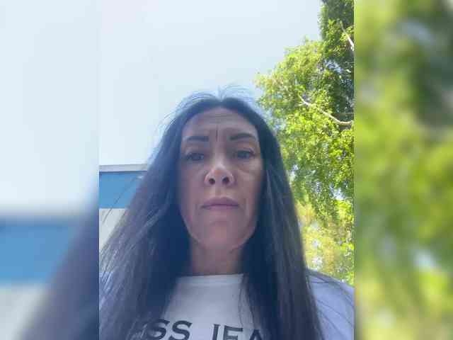 Karolina_Milf webcam