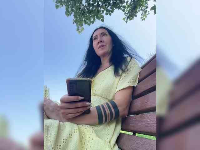 Karolina_Milf webcam