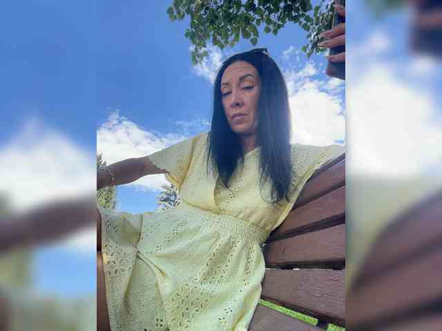 Karolina_Milf webcam