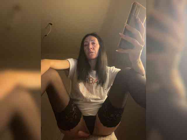 Karolina_Milf webcam