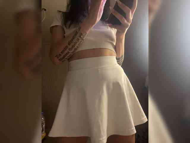 Karolina_Milf webcam