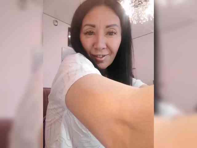 Karolina_Milf webcam