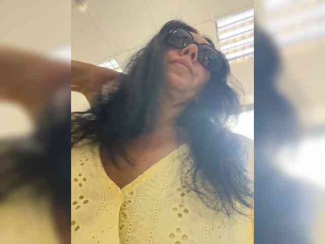Karolina_Milf webcam