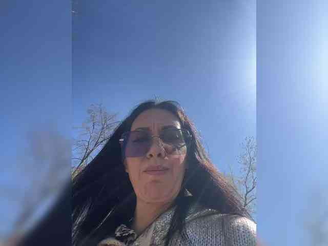 Karolina_Milf webcam