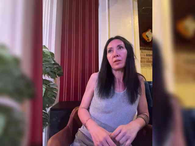 Karolina_Milf webcam
