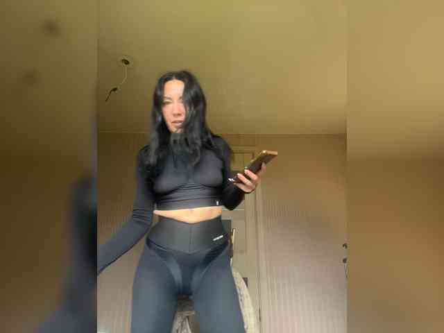 karolina_milf's live room