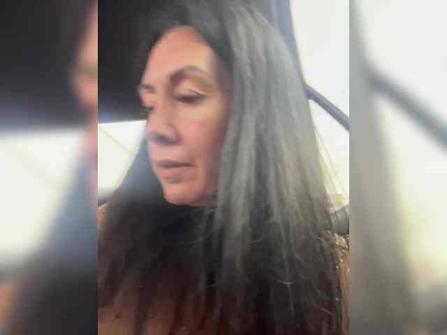 Karolina_Milf webcam