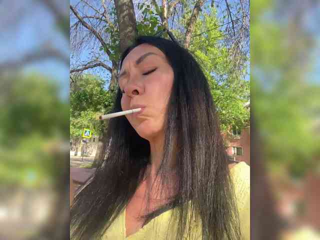 Karolina_Milf webcam