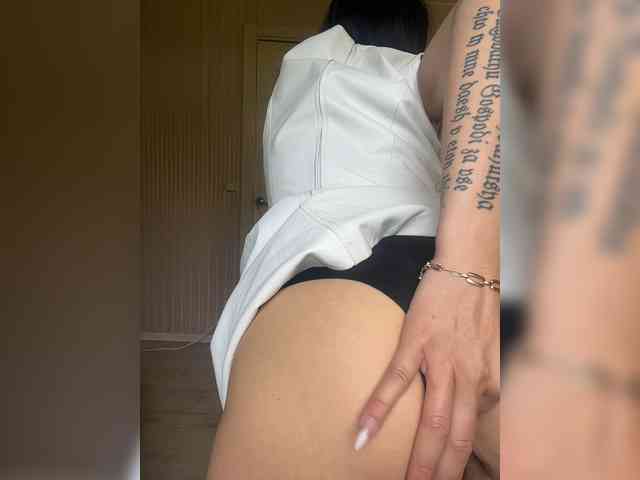 Karolina_Milf webcam