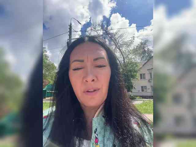 Karolina_Milf webcam