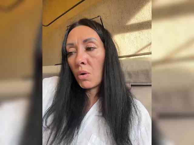 Karolina_Milf webcam
