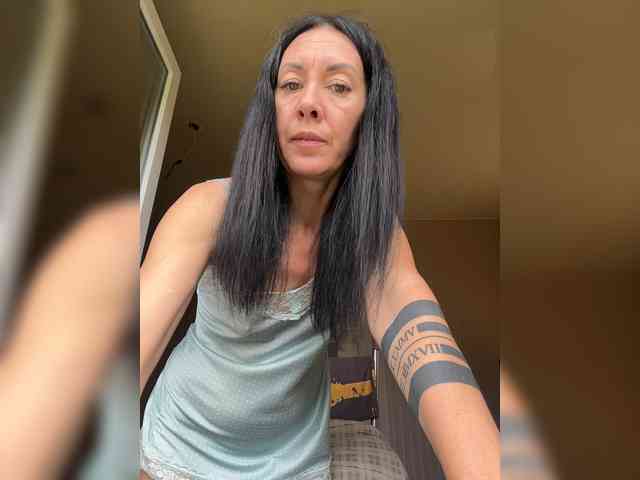 Karolina_Milf webcam