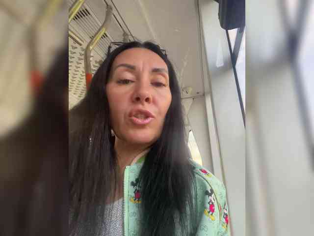 Karolina_Milf webcam