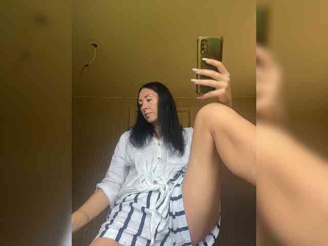 Karolina_Milf webcam
