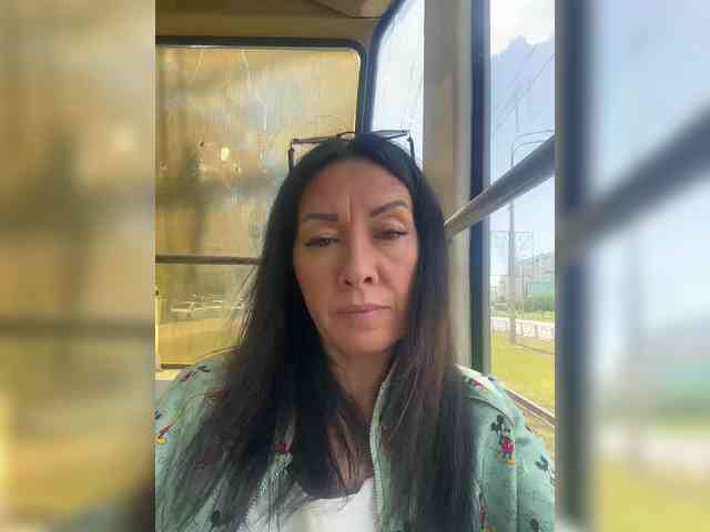 Karolina_Milf webcam