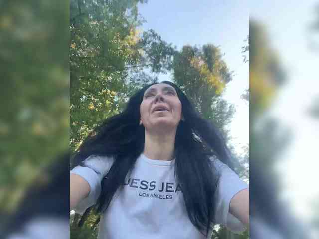 Karolina_Milf webcam