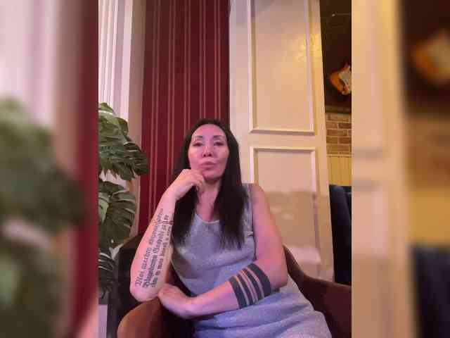 Karolina_Milf webcam