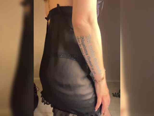 Karolina_Milf webcam