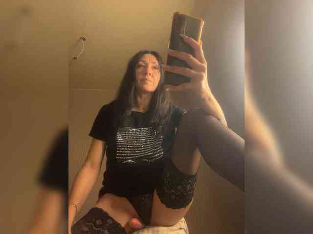 Karolina_Milf webcam