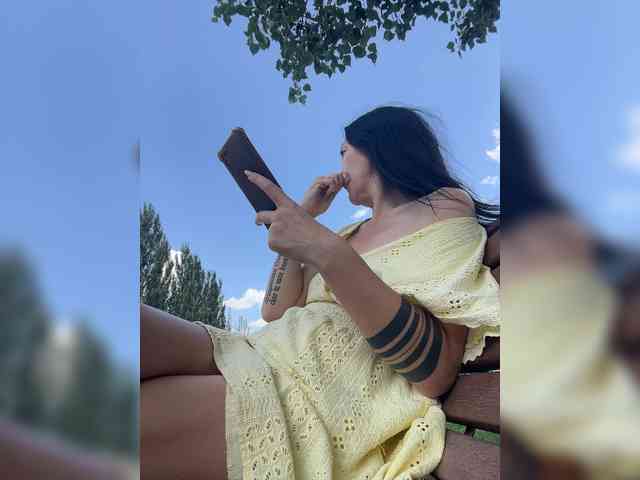 KarolinaMilf Sex Cam Show