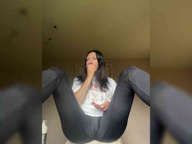 Karolina_Milf webcam