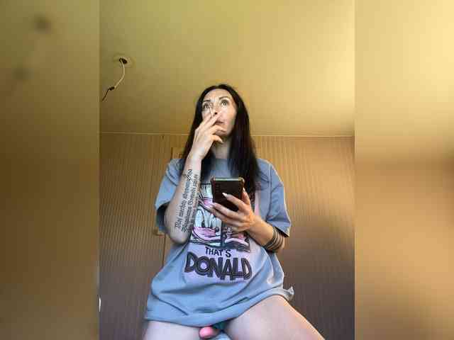 Karolina_Milf webcam